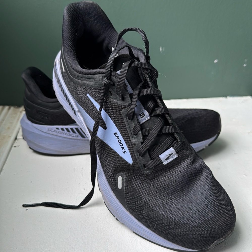 Brooks Launch GTS running shoe